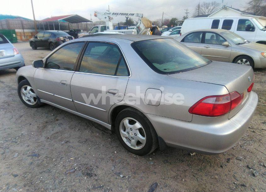 Photo 3 of 1998 Honda Accord EX (VIN 1HGCG5656WA178833)