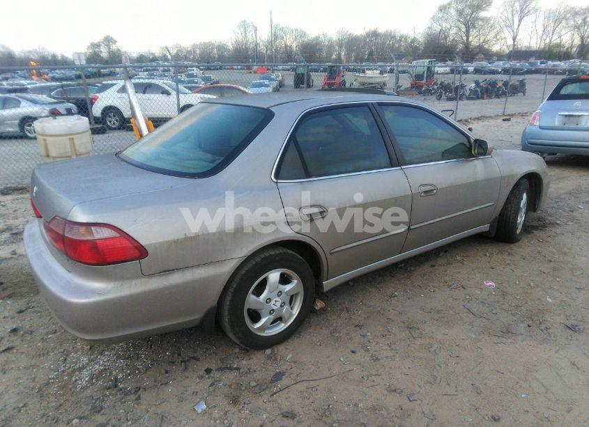 Photo 4 of 1998 Honda Accord EX (VIN 1HGCG5656WA178833)