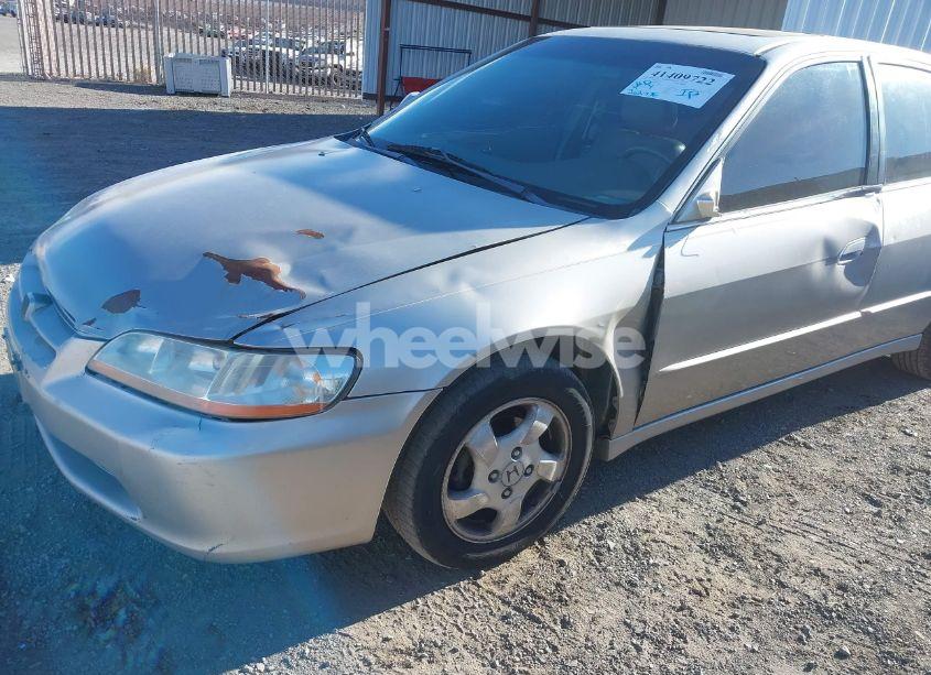 Photo 6 of 1999 Honda Accord EX (VIN 1HGCG5656XA005668)