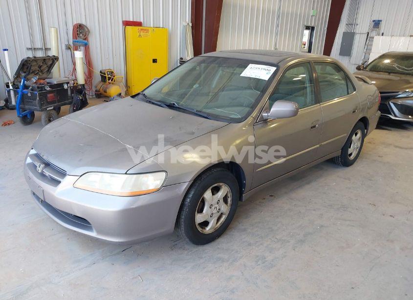 Photo 2 of 2000 Honda Accord 2.3 EX (VIN 1HGCG5656YA152879)