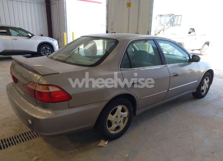 Photo 4 of 2000 Honda Accord 2.3 EX (VIN 1HGCG5656YA152879)