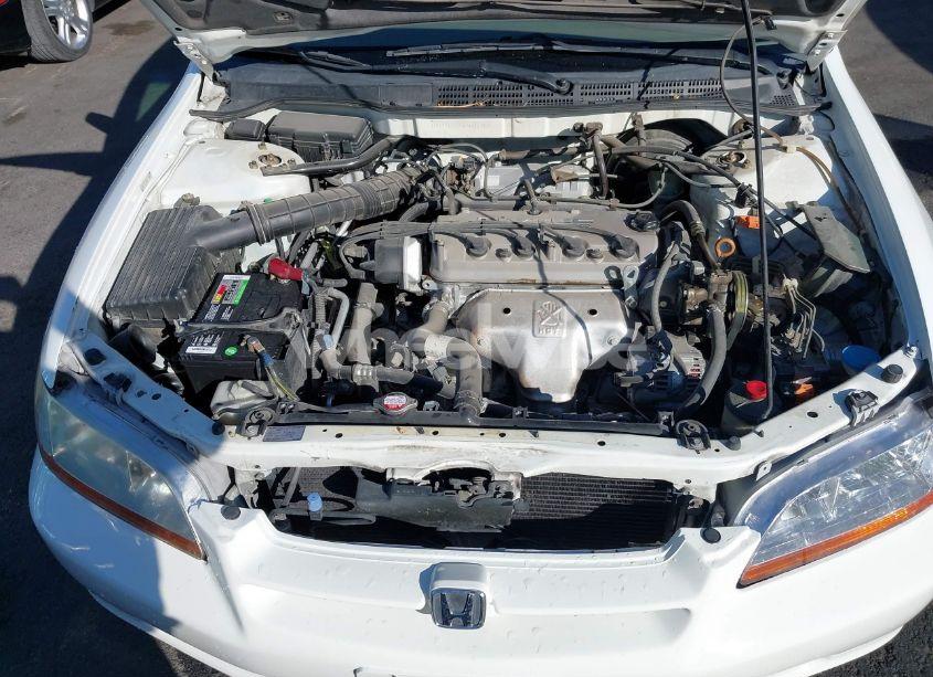 Photo 10 of 1998 Honda Accord EX (VIN 1HGCG5657WA053761)