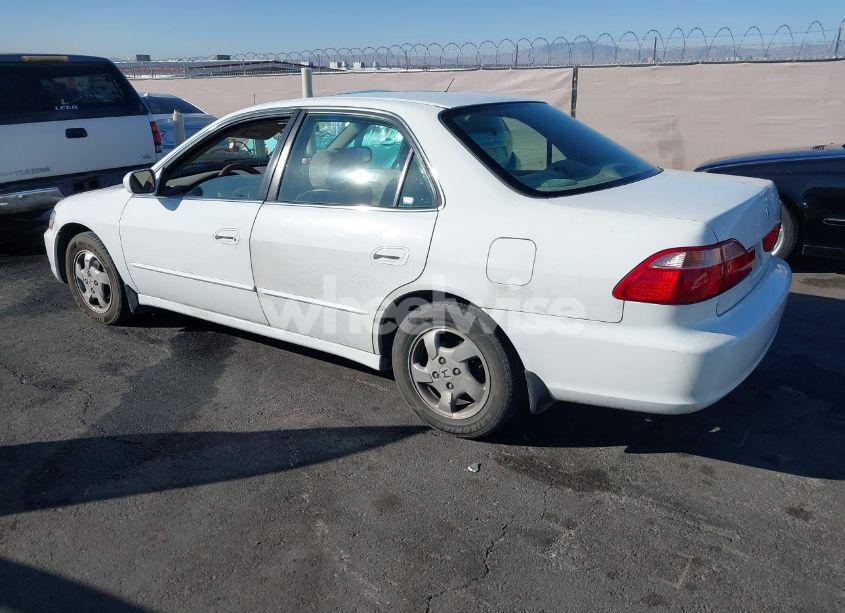 Photo 3 of 1998 Honda Accord EX (VIN 1HGCG5657WA053761)
