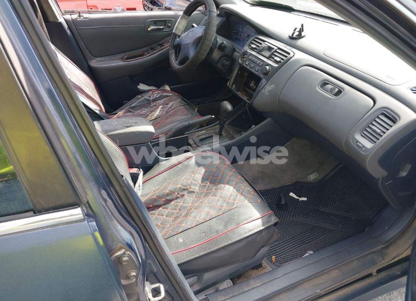 Photo 5 of 1999 Honda Accord EX (VIN 1HGCG5657XA059402)