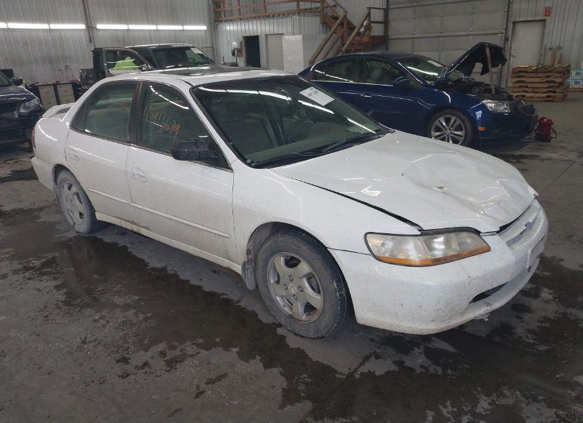 1998 Honda Accord EX (VIN 1HGCG5658WA184116) main photo