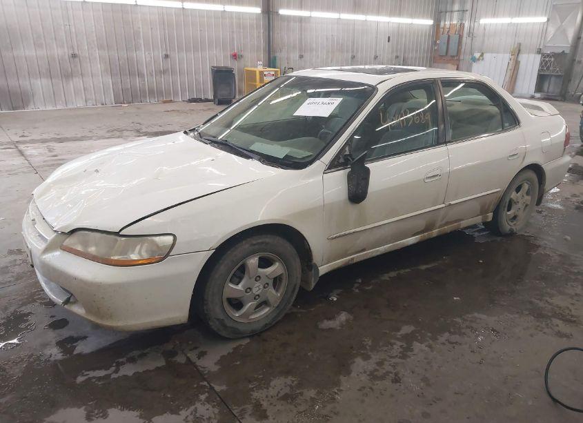 Photo 2 of 1998 Honda Accord EX (VIN 1HGCG5658WA184116)