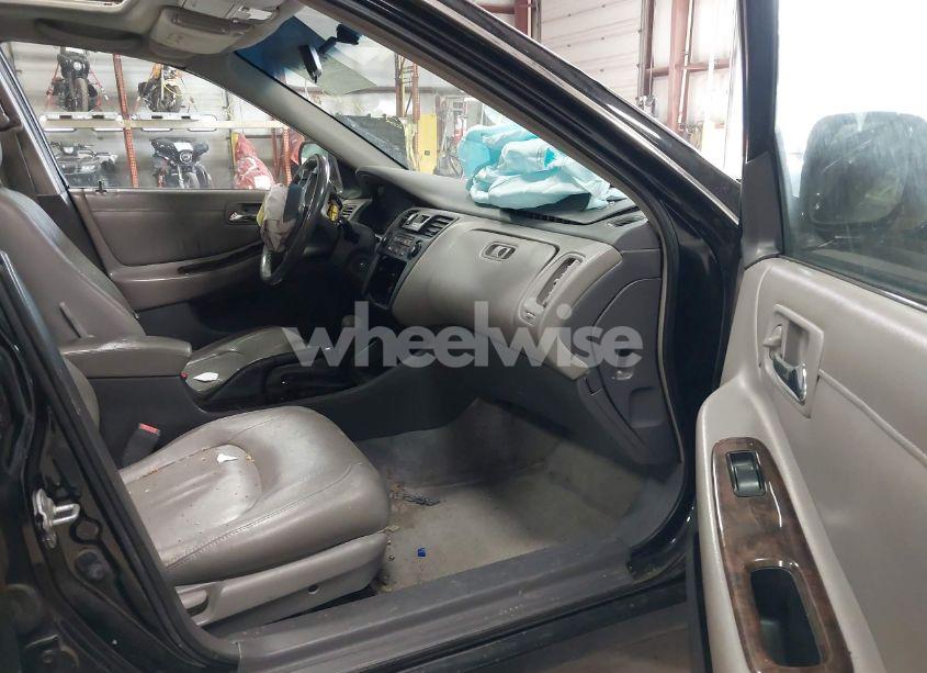 Photo 5 of 1999 Honda Accord EX (VIN 1HGCG5658XA125150)