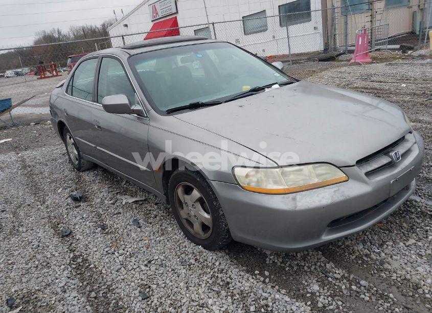 2000 Honda Accord 2.3 EX (VIN 1HGCG5658YA142693) main photo