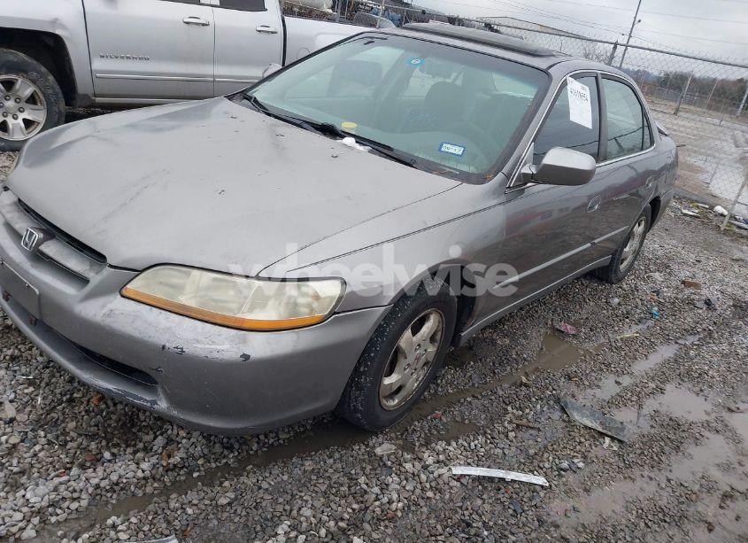 Photo 2 of 2000 Honda Accord 2.3 EX (VIN 1HGCG5658YA142693)