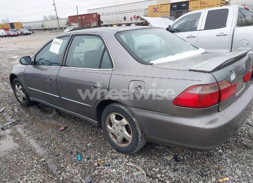 Photo 3 of 2000 Honda Accord 2.3 EX (VIN 1HGCG5658YA142693)