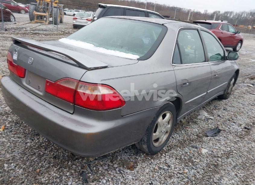 Photo 4 of 2000 Honda Accord 2.3 EX (VIN 1HGCG5658YA142693)