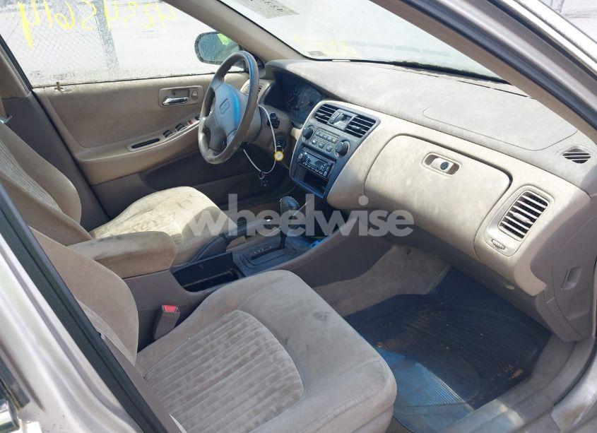 Photo 5 of 1998 Honda Accord EX (VIN 1HGCG5659WA214417)