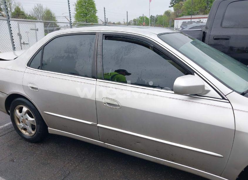 Photo 12 of 1998 Honda Accord EX (VIN 1HGCG565XWA178544)