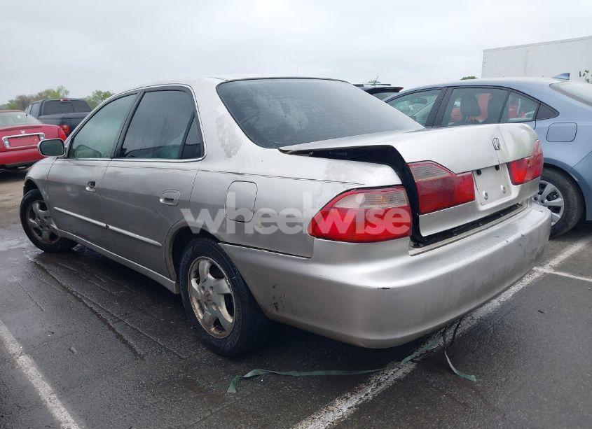 Photo 3 of 1998 Honda Accord EX (VIN 1HGCG565XWA178544)
