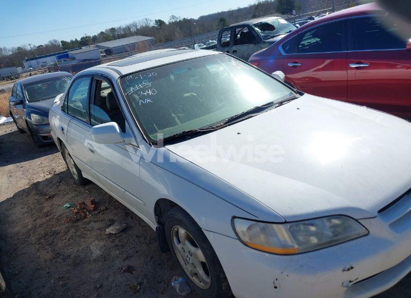 2000 Honda Accord 2.3 EX (VIN 1HGCG5660YA151770) main photo