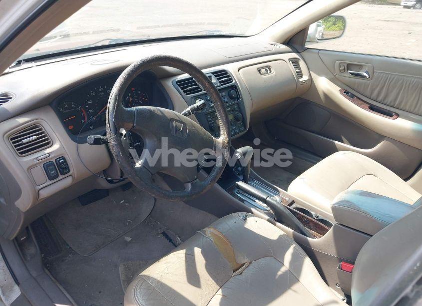 Photo 5 of 2001 Honda Accord 2.3 EX (VIN 1HGCG56611A124406)