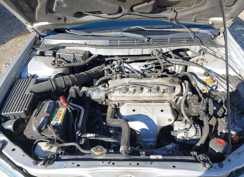 Photo 10 of 2002 Honda Accord SDN (VIN 1HGCG56642A019733)