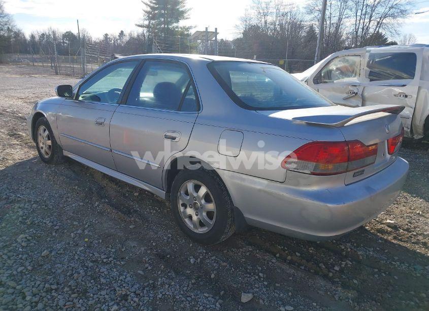 Photo 3 of 2002 Honda Accord SDN (VIN 1HGCG56642A019733)