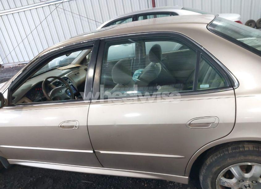 Photo 15 of 2001 Honda Accord 2.3 EX (VIN 1HGCG56681A109093)