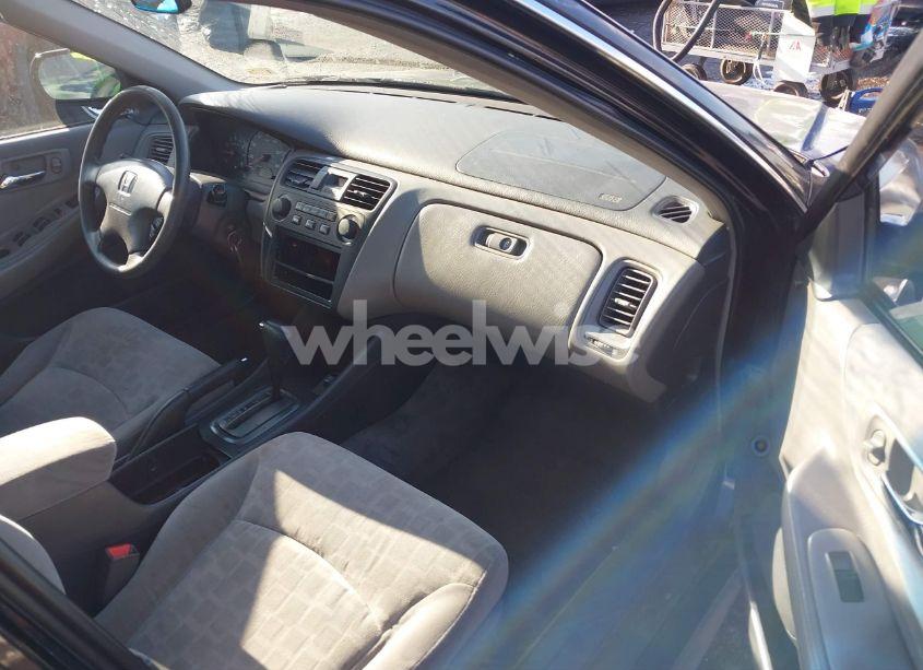 Photo 5 of 2001 Honda Accord 2.3 EX (VIN 1HGCG566X1A052802)