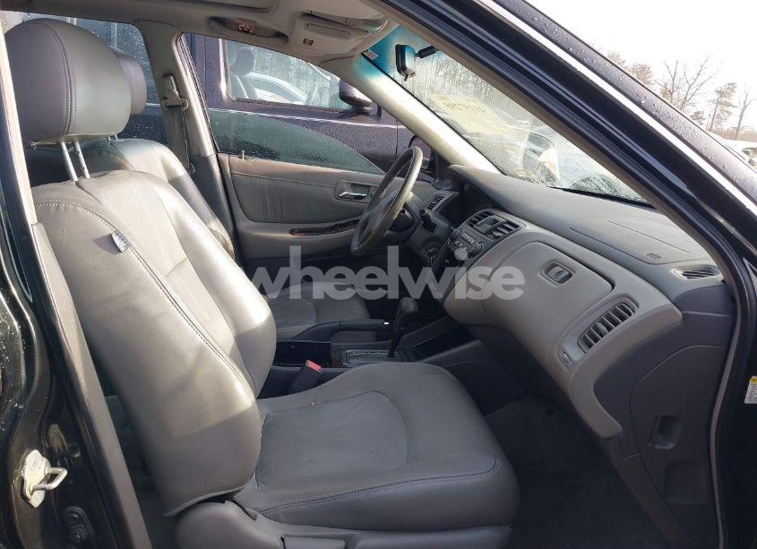 Photo 5 of 2001 Honda Accord 2.3 EX (VIN 1HGCG566X1A125618)