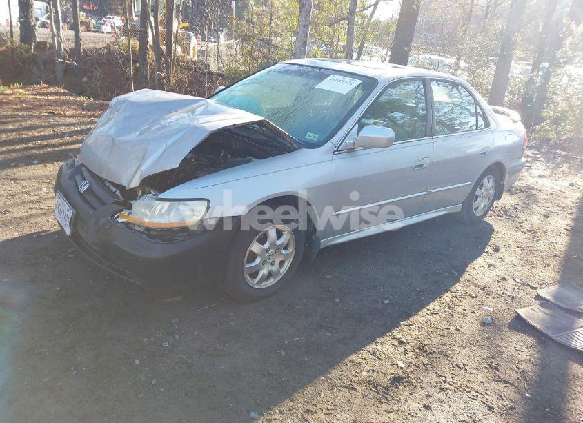 Photo 2 of 2001 Honda Accord EX (VIN 1HGCG566X1A148428)