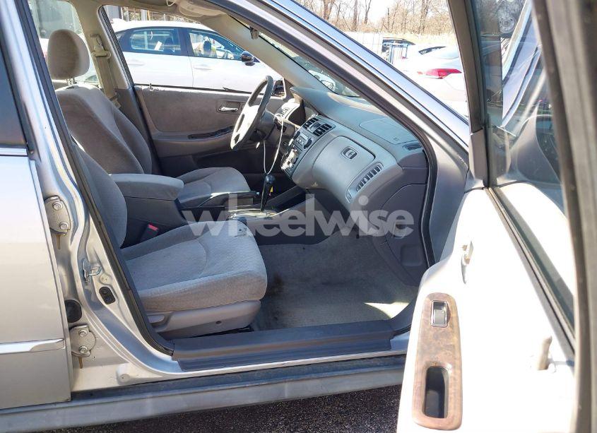 Photo 5 of 2002 Honda Accord 2.3 SE (VIN 1HGCG56712A077257)