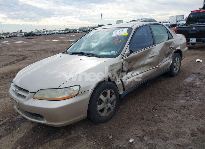 Photo 2 of 2000 Honda Accord 2.3 SE (VIN 1HGCG5672YA075168)