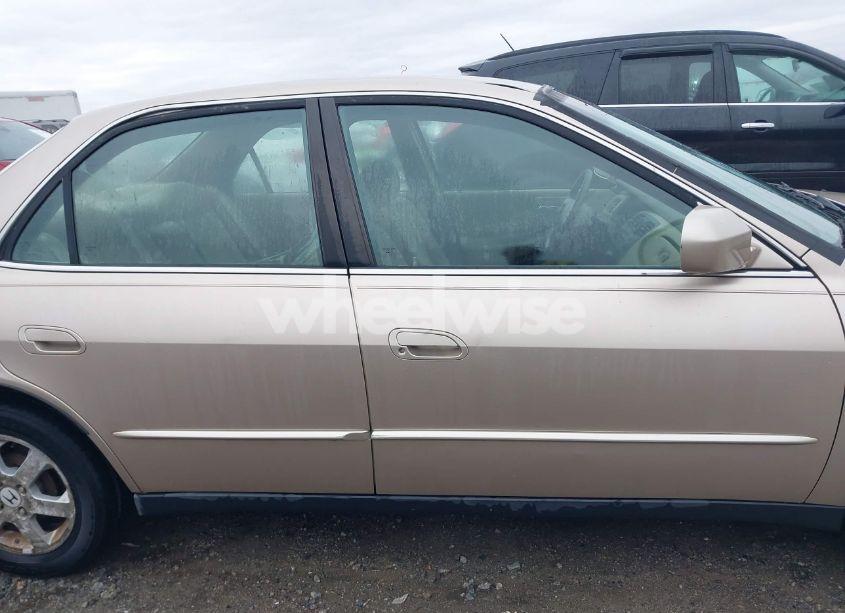 Photo 13 of 2000 Honda Accord 2.3 SE (VIN 1HGCG5673YA051199)