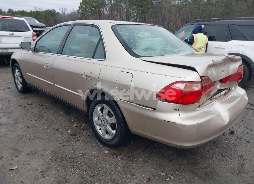 Photo 3 of 2000 Honda Accord 2.3 SE (VIN 1HGCG5673YA051199)