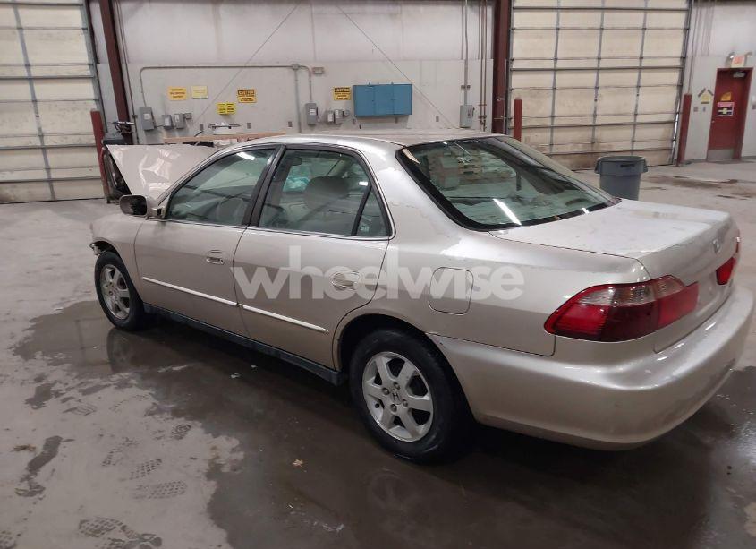 Photo 3 of 2000 Honda Accord 2.3 SE (VIN 1HGCG5673YA070853)