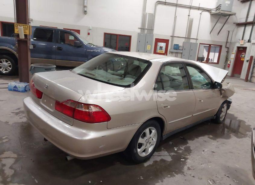 Photo 4 of 2000 Honda Accord 2.3 SE (VIN 1HGCG5673YA070853)