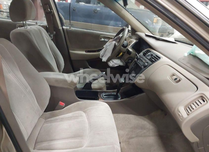 Photo 5 of 2000 Honda Accord 2.3 SE (VIN 1HGCG5673YA070853)