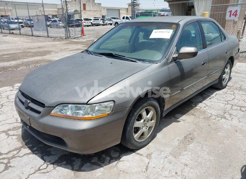 Photo 2 of 2000 Honda Accord 2.3 SE (VIN 1HGCG5673YA090469)