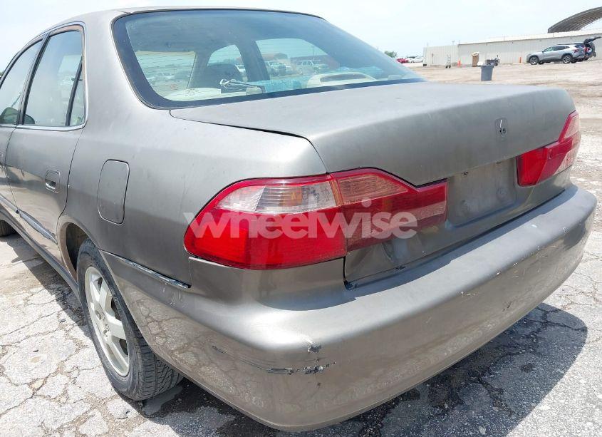 Photo 6 of 2000 Honda Accord 2.3 SE (VIN 1HGCG5673YA090469)