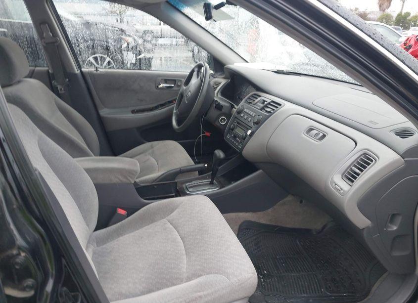 Photo 5 of 2002 Honda Accord 2.3 SE (VIN 1HGCG56752A018132)