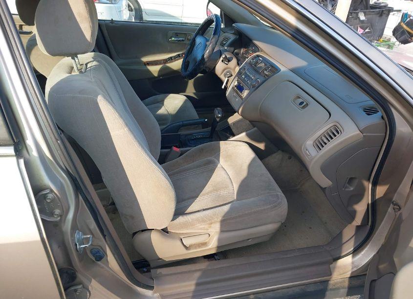 Photo 5 of 2000 Honda Accord 2.3 SE (VIN 1HGCG5676YA043243)