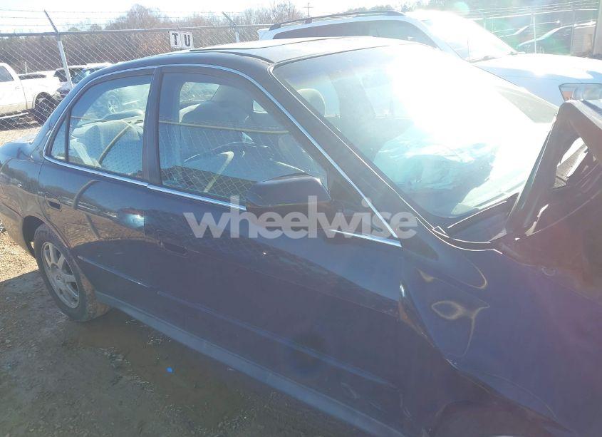 Photo 13 of 2002 Honda Accord 2.3 SE (VIN 1HGCG567X2A080500)