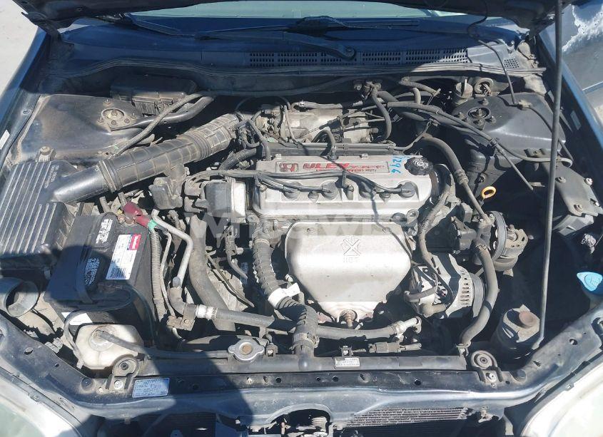 Photo 10 of 2001 Honda Accord 2.3 LX (VIN 1HGCG65561A104084)