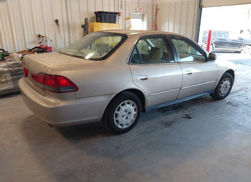 Photo 4 of 2001 Honda Accord 2.3 LX (VIN 1HGCG66501A022608)