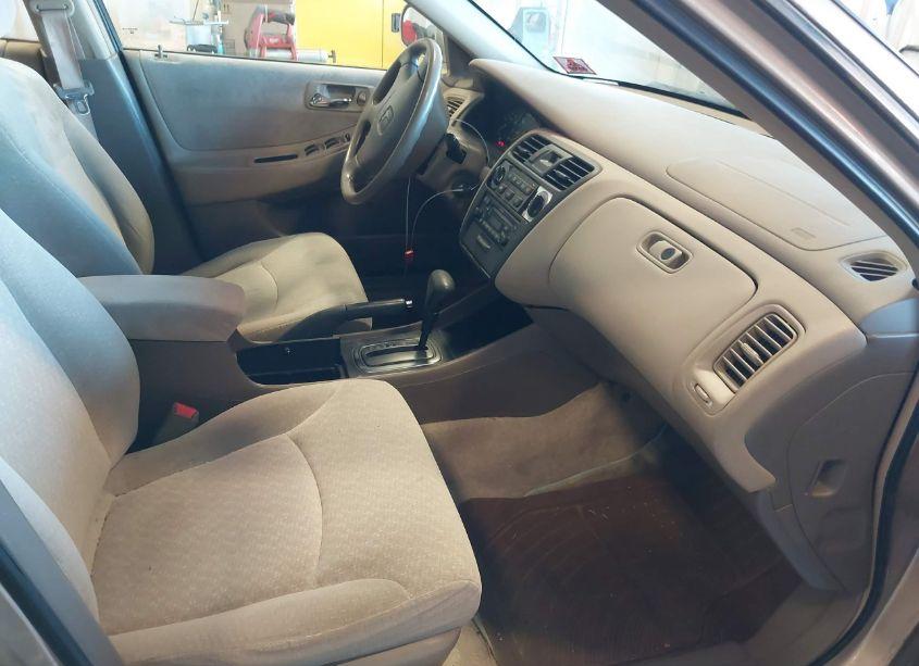 Photo 5 of 2001 Honda Accord 2.3 LX (VIN 1HGCG66501A022608)
