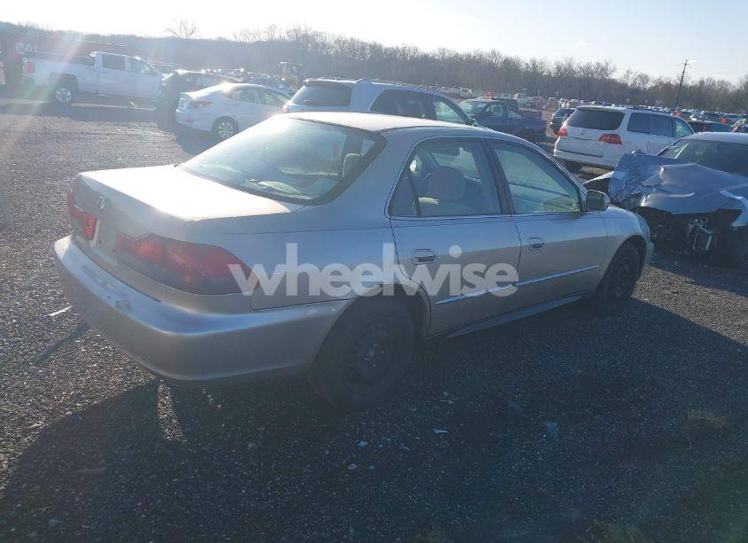 Photo 4 of 2001 Honda Accord 2.3 LX (VIN 1HGCG66501A044303)