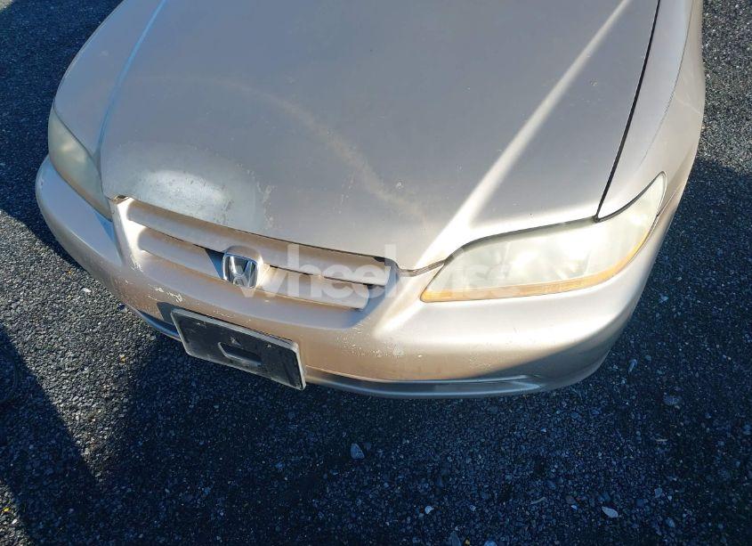 Photo 6 of 2001 Honda Accord 2.3 LX (VIN 1HGCG66501A044303)