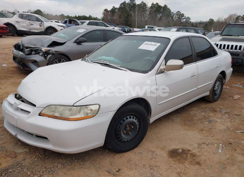 Photo 2 of 1999 Honda Accord LX (VIN 1HGCG6650XA123317)