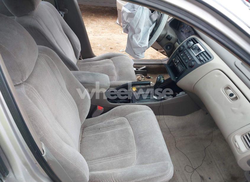 Photo 5 of 1999 Honda Accord LX (VIN 1HGCG6650XA123317)