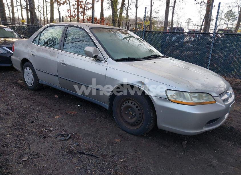 1999 Honda Accord LX (VIN 1HGCG6651XA156942) main photo