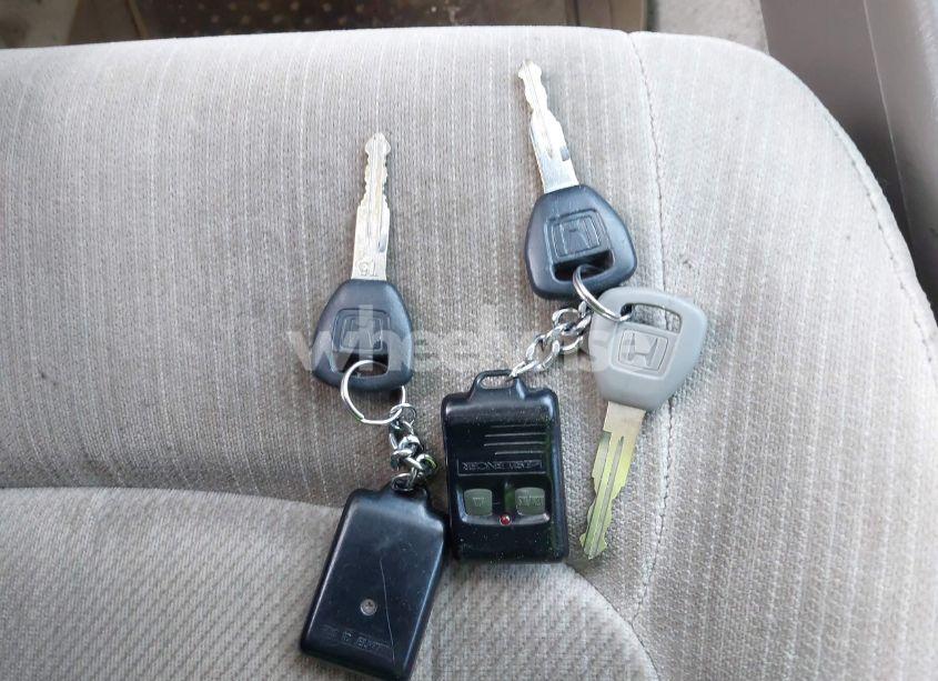 Photo 11 of 1999 Honda Accord LX (VIN 1HGCG6651XA156942)