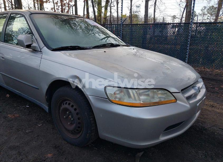 Photo 6 of 1999 Honda Accord LX (VIN 1HGCG6651XA156942)