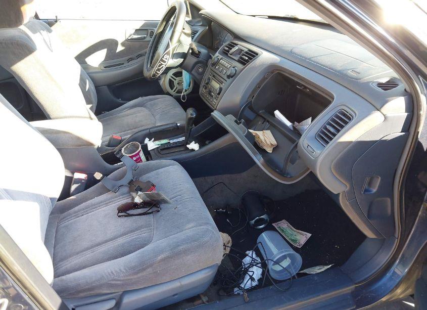 Photo 5 of 2000 Honda Accord 2.3 LX (VIN 1HGCG6651YA088031)