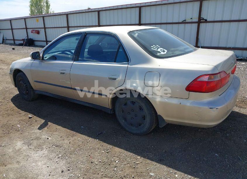Photo 3 of 2000 Honda Accord 2.3 LX (VIN 1HGCG6651YA134912)